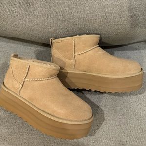 Classic Ultra Mini Platform UGGs in Sand